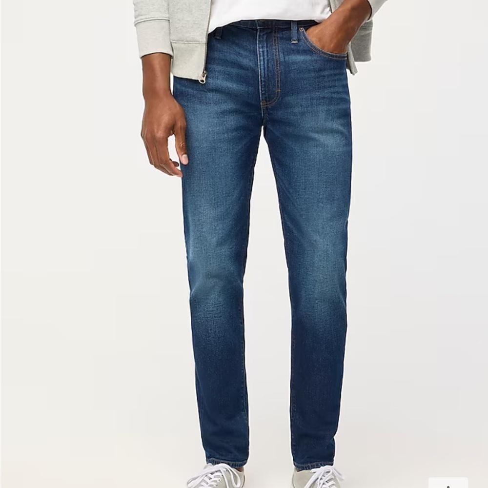 J crew dark wash Straight-fit jean in signature flex nwot